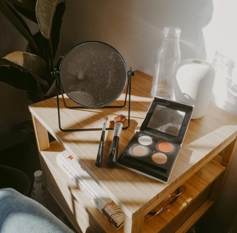 How to Build an Everyday Makeup Routine